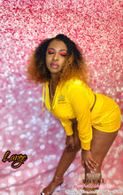 Load image into Gallery viewer, The Queen’s Jet Set